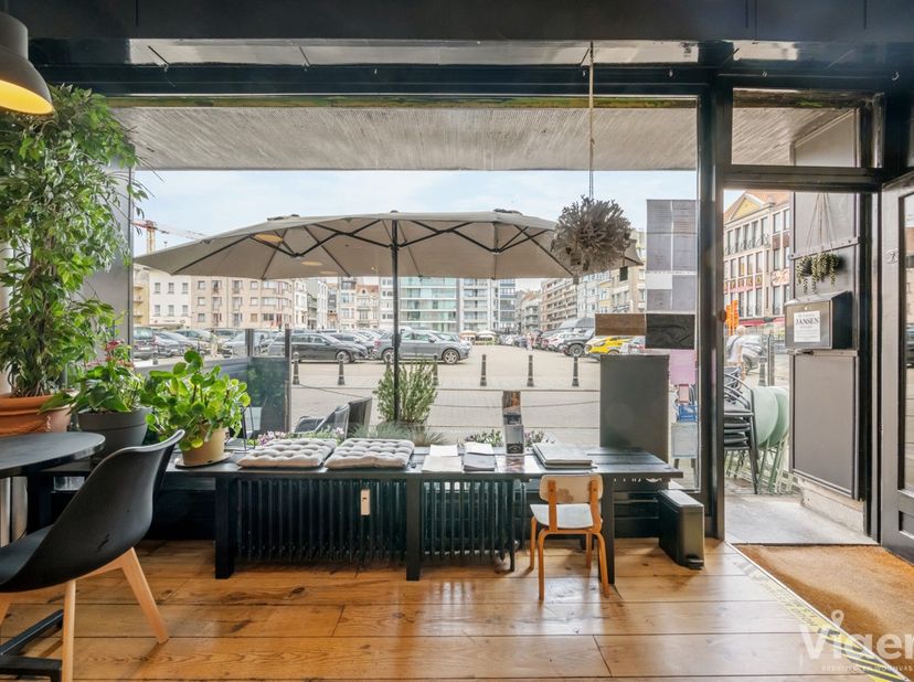 Bedrijfsvastgoed over te nemen in Kapucijnenstraat 2,
                    8400 Oostende