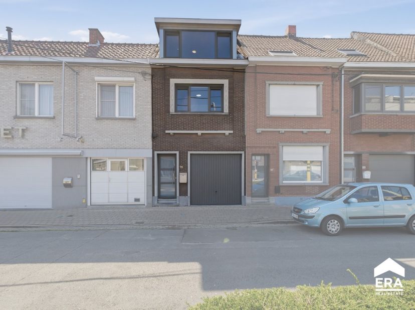 Huis te koop in Koning Albert I-laan 99,
                    8800 Roeselare