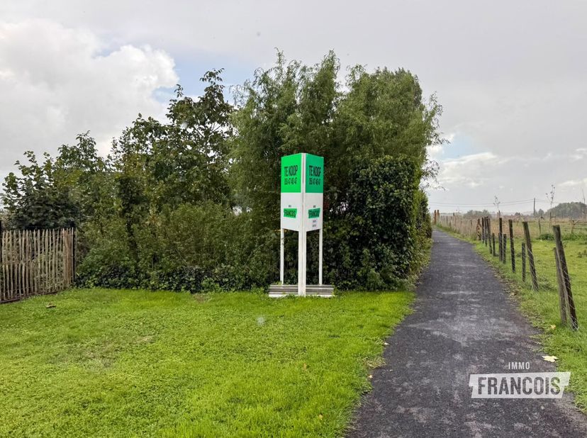Terrain à vendre à Klokkestraat 24,
                    8700 Schuiferskapelle