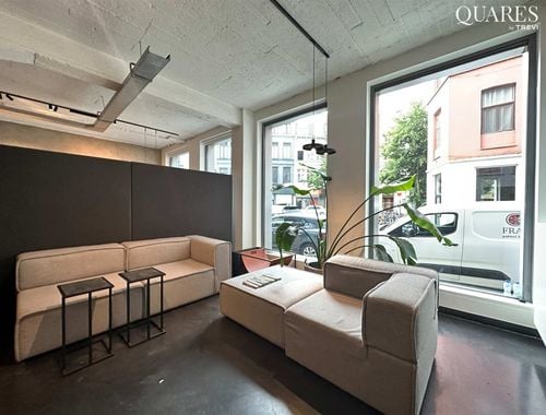                                         Bureaux à louer à Antwerpen, € 2.000
