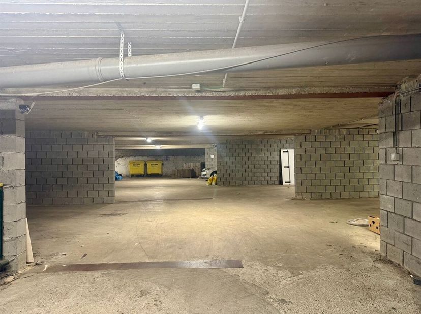 Centraal gelegen autostaanplaats te huur in het centrum van Lier!<br />
Ligging<br />
Deze autostaanplaatsen zijn uitstekend gelegen aan het Zimmerple