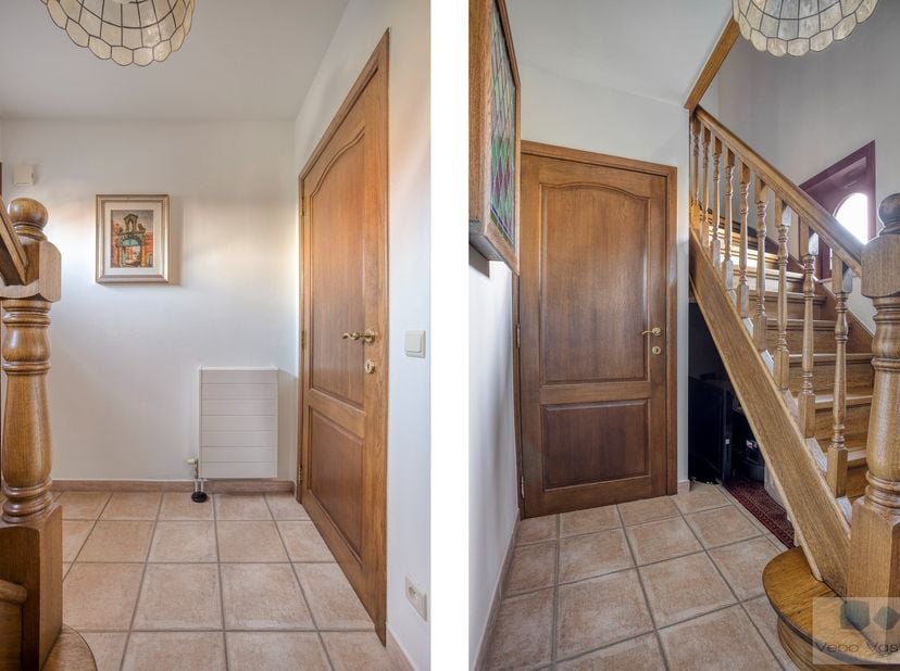 Op een centrale toplocatie te Kessel, bevindt zich deze goed onderhouden gezinswoning op mooi perceel van 671 m².<br />
<br />
Deze verrassend ruime H
