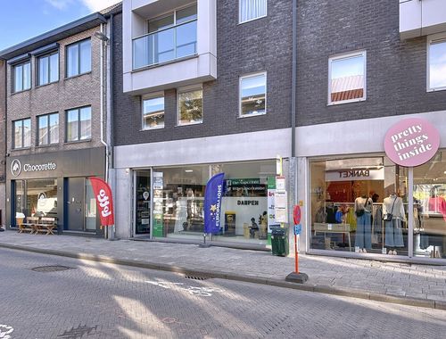                                         Rez-de-chaussée commercial à vendre à Aartselaar, € 230.000
