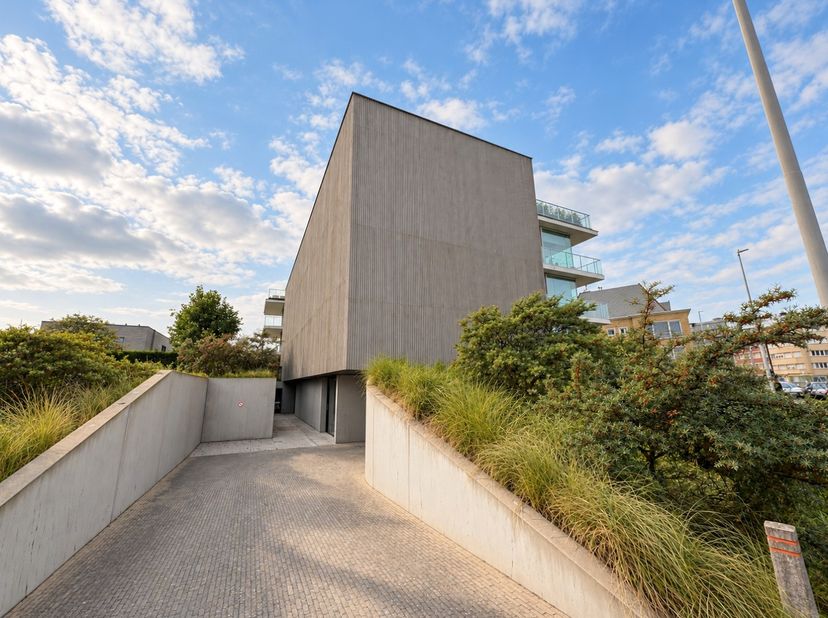 Appartement te koop in Koninklijke Baan 283,
                    8670 Sint-Idesbald