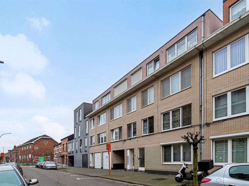 Bien professionnel à vendre
                    à 3500 Hasselt