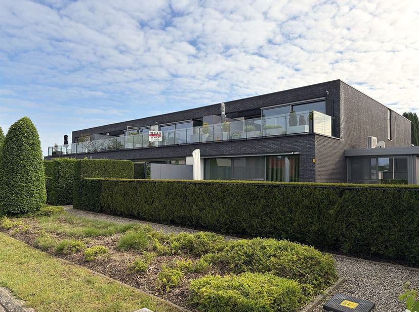 Présentation<br />
Découvrez cet appartement soigné et prêt à l'emploi, construit en 2014, où le confort contemporain et l'agencement pratique sont de