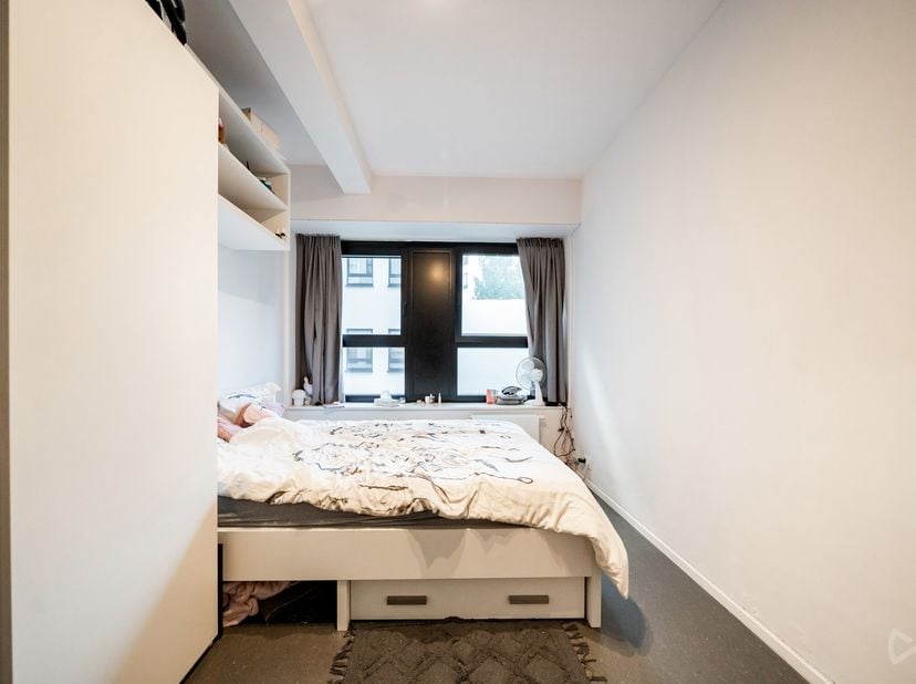 Infos et visites : 02 315 51 71<br />
We Invest a le plaisir de vous présenter en exclusivité cette charmante chambre d’étudiant de 19 m², équipée d’u