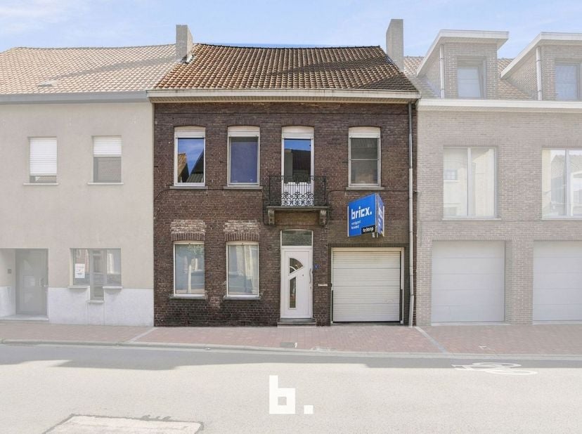 Huis te koop in Zwevezelestraat 4,
                    8810 Lichtervelde