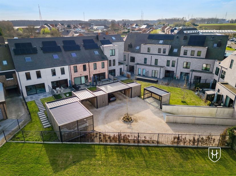 Garage à vendre à Sint-Amelbergastraat 1,
                    3740 Bilzen