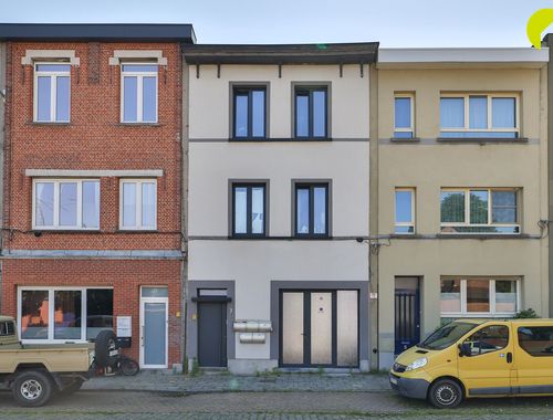                                         Kantoor te koop in Berchem, € 255.000
