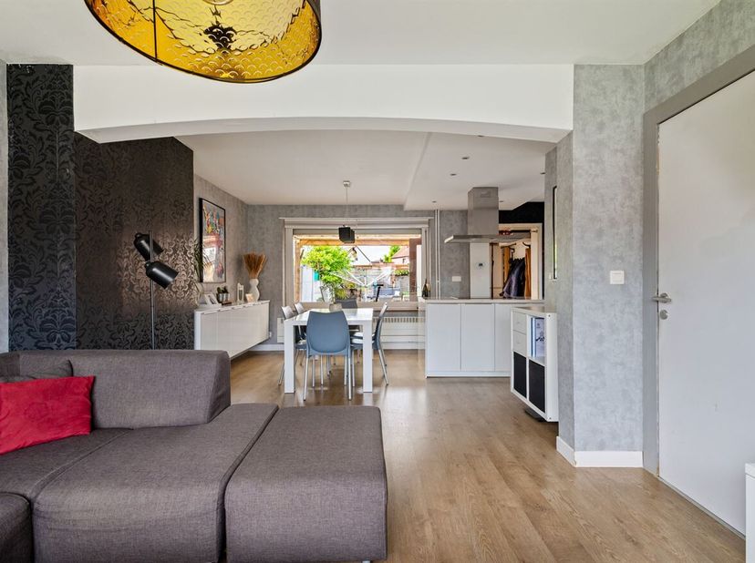 Spacieuse maison jumelée avec 3 chambres à coucher et jardin à Geel<br />
Vous êtes à la recherche d'une maison familiale accueillante, lumineuse et p