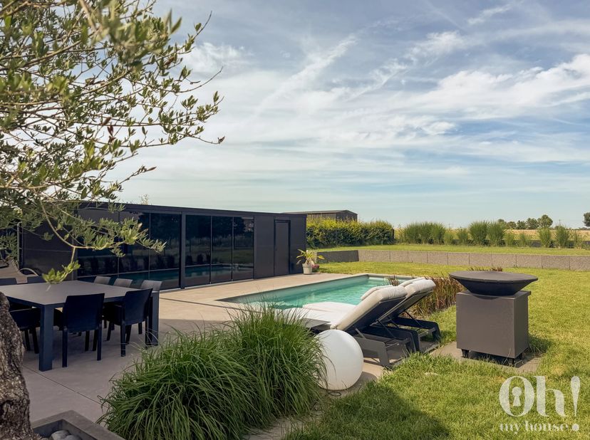 Oh my house vous présente une maison où tout a déjà été pensé pour vous offrir une qualité de vie exceptionnelle. Construite en 2020, cette propriété