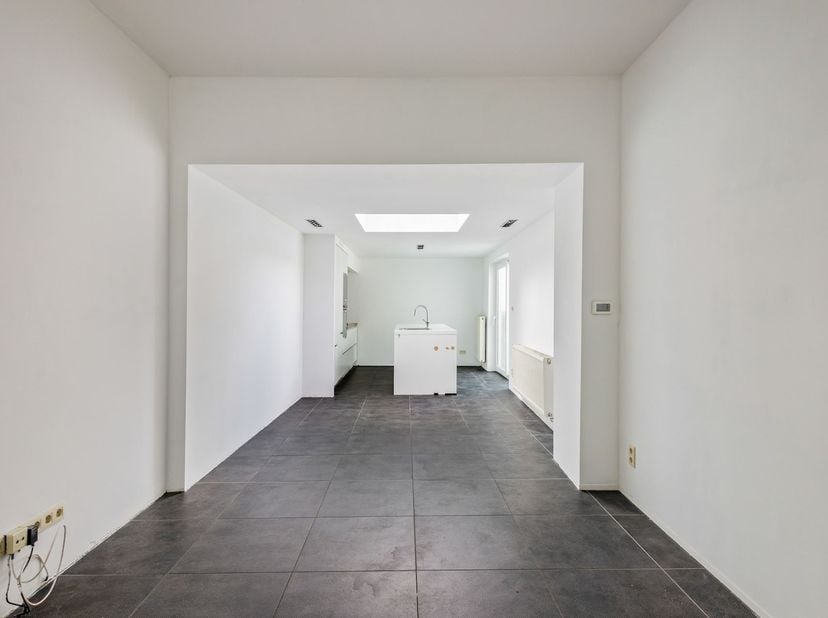 Op zoek naar een charmante stadswoning op een rustige, kindvriendelijke locatie én vlak bij het bruisende centrum van Mechelen? Dan is deze gezellige