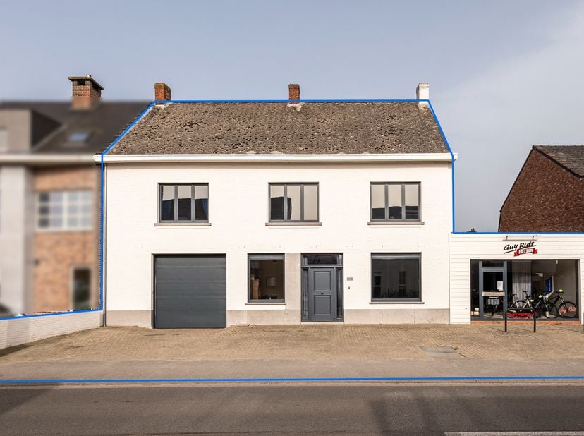 Huis te koop in Koning Albertstraat 142,
                    2381 Weelde