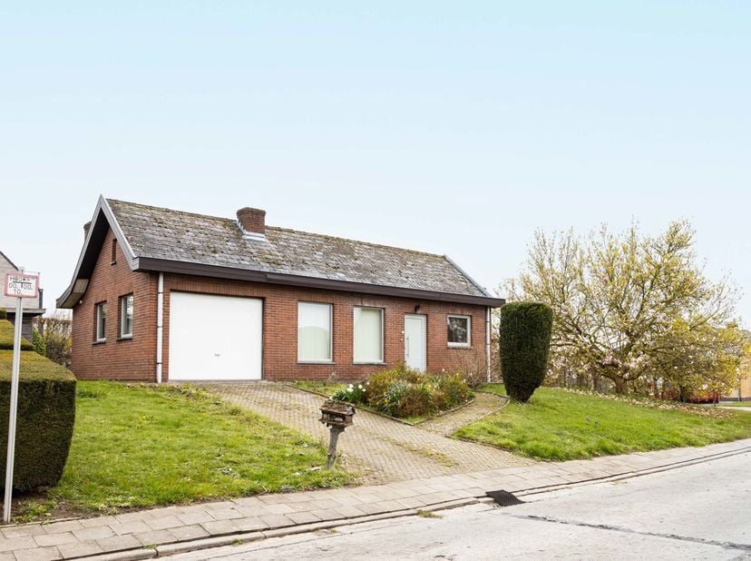 Vous recherchez une maison agréable et très bien desservie ? Cette charmante maison mitoyenne est située à moins de 100 mètres de la gare de Schendelb