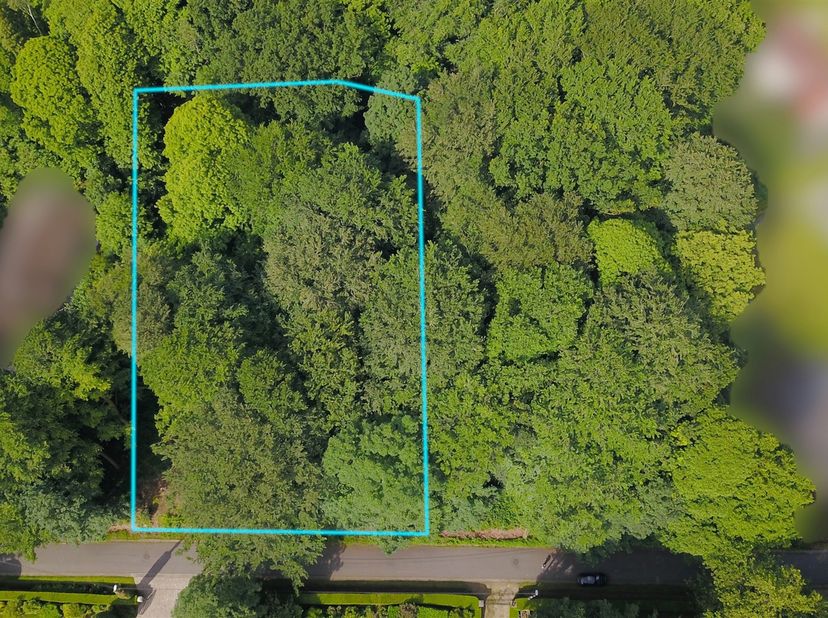 Libre cours à vos projets avec ce superbe terrain !<br />
Situation :<br />
Ce terrain est situé dans une drève à faible passage dans le quartier de s