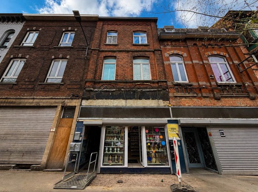 Bien professionnel à vendre
                    à 6000 Charleroi