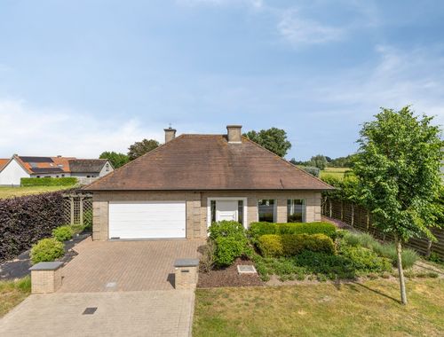                                         Villa te koop in Zerkegem, € 549.000
