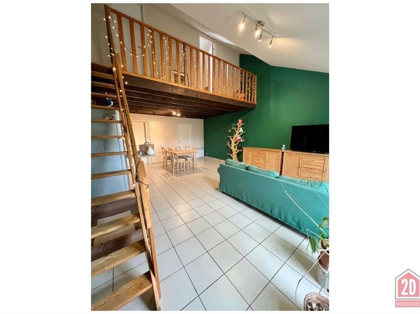 BONNIVERS-2D vous présente : un appartement 1 chambre + bureau ou chambre bébé  de +/-70m², repris au coeur de Jumet (Charleroi Nord) <br />
<br />