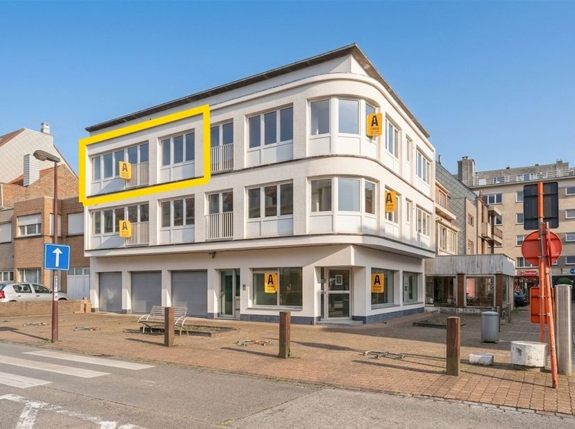Gerenoveerd 2-slaapkamerappartement<br />
<br />
Dit stijlvolle appartement werd volledig gerenoveerd met oog voor kwaliteit en hedendaags wooncomfort