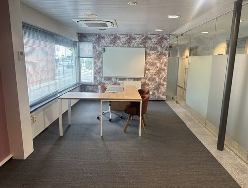                                         Espace de bureaux à louer à Hasselt, € 750
