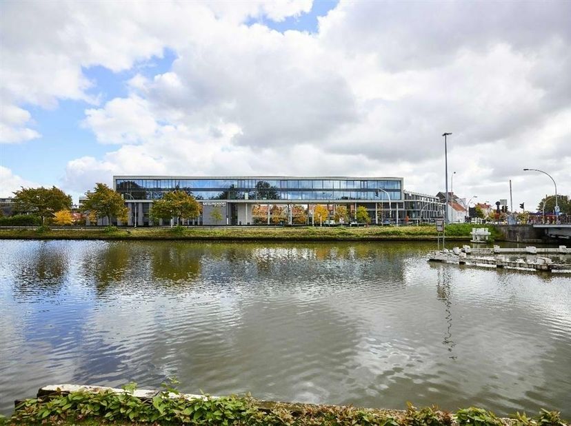 Bedrijfsvastgoed te huur in Baron Ruzettelaan 3 bus 3.4,
                    8310 Assebroek