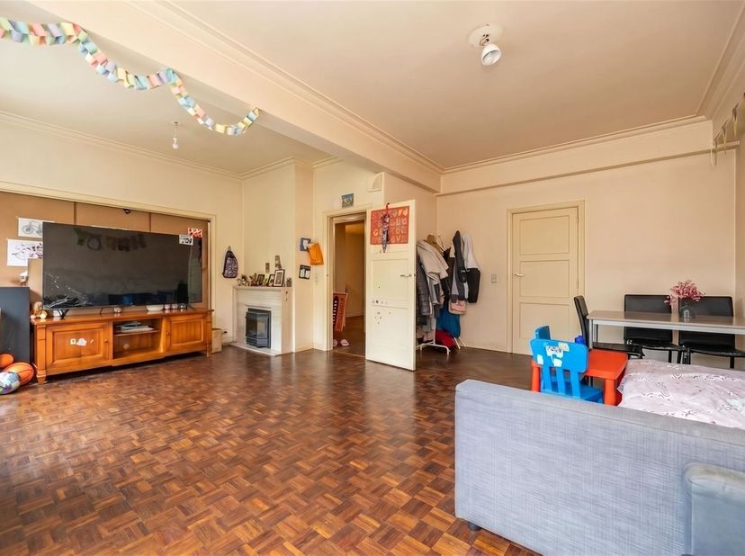 Ruim (120m²)3-slaapkamerappartement op een topligging met zicht op het Zuidpark ( vlakbij openbaar vervoer en E17/E40 ) Op wandelafstand van Gent cent