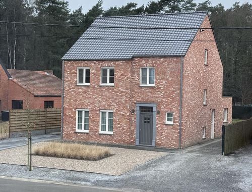                                         Maison unifamiliale à louer à Oostham, € 1.150
