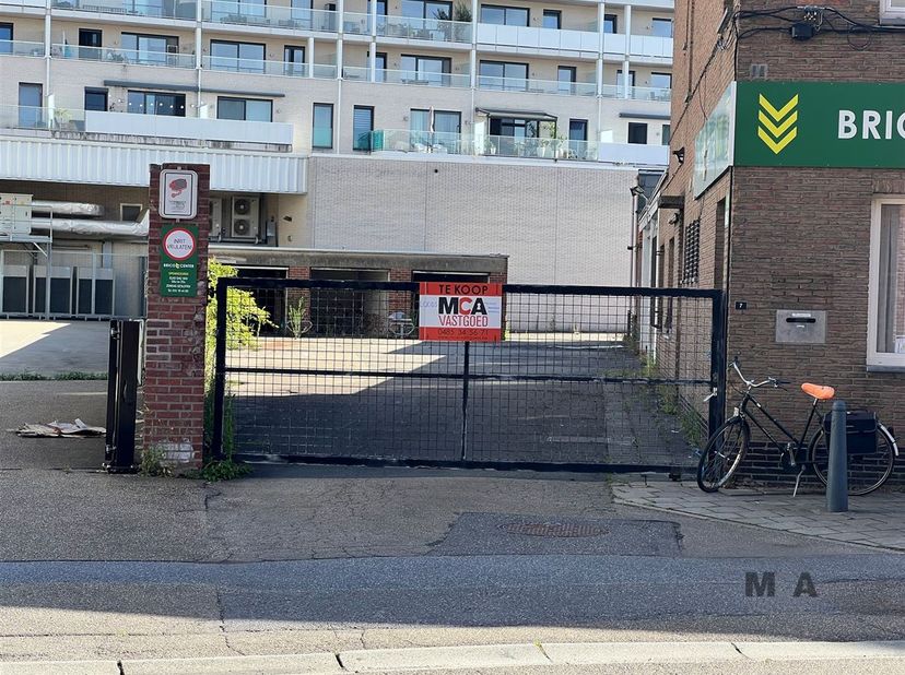 Bien professionnel à vendre
                    à 3500 Hasselt