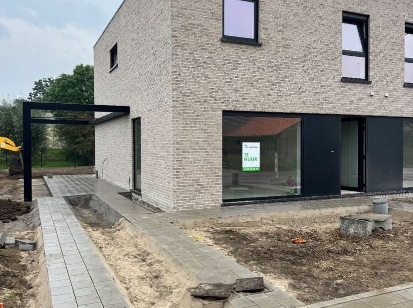Huis te huur in Eekhoute 121,
                    8970 Poperinge
