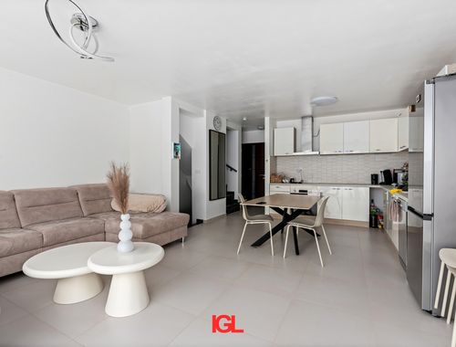                                         Duplex te koop in Sint-Pieters-Leeuw, € 358.000
