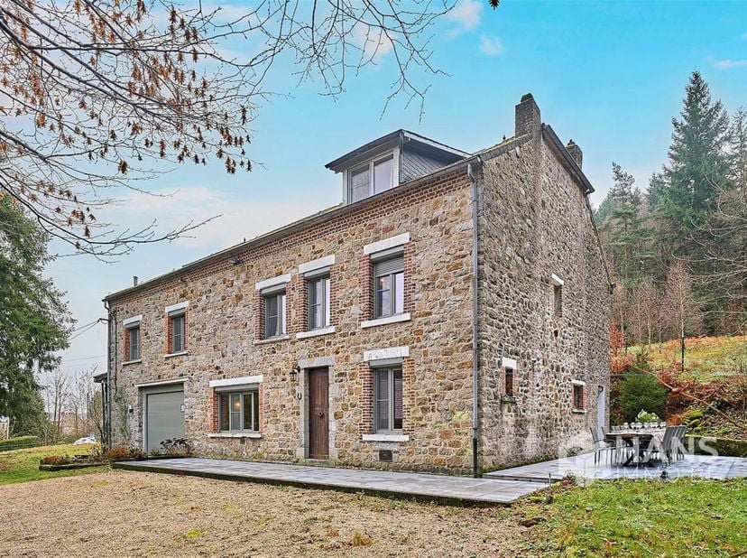 Maison à vendre à Rue de Revin 27,
                    5670 Oignies-en-Thiérache