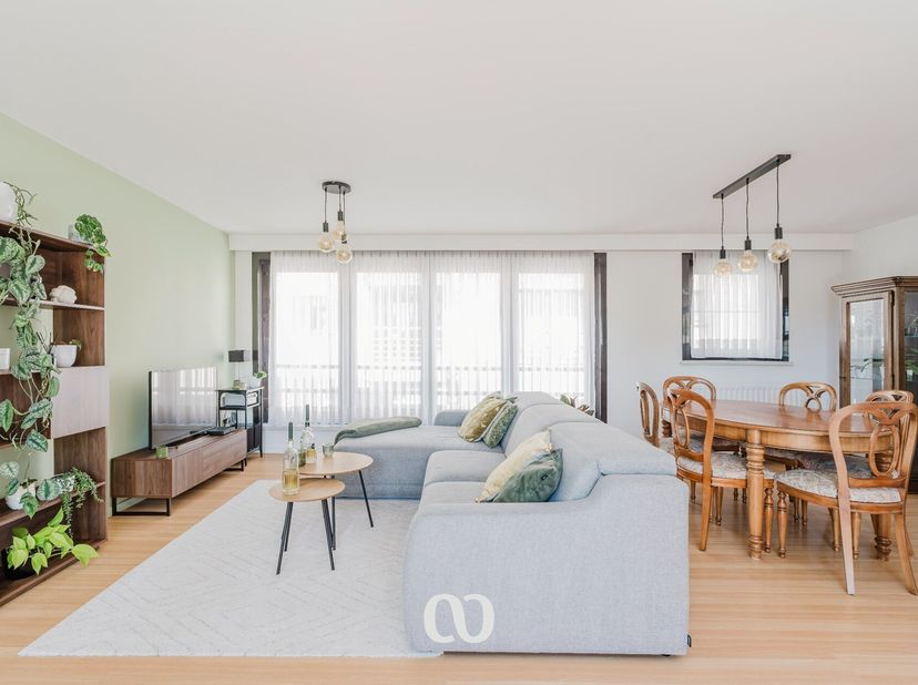 Dans une rue calme à Bevere, vous découvrirez cet appartement parfaitement entretenu et prêt à emménager au premier étage d'un immeuble bien entretenu