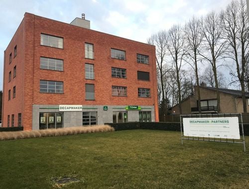                                         Immeuble de bureaux à vendre à Poperinge, € 795.000

