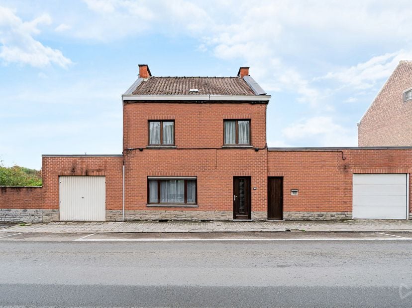 Huis te koop in ,
                    6010 Couillet