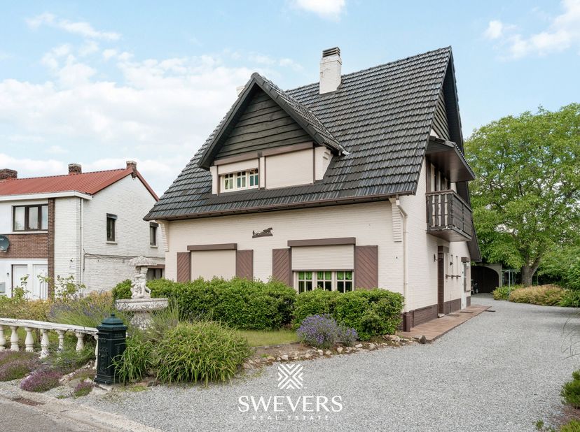 Voor meer info en fotos, surf naar www.swevers.be  In de rustige, doodlopende Pottenbakkersstraat in Peer vindt u deze charmante open bebouwing op een