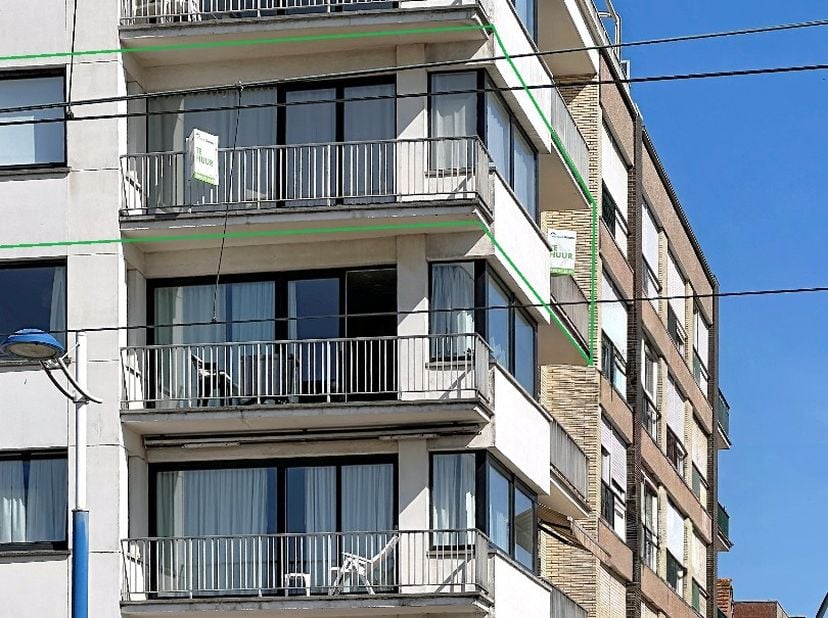 Dit volledig vernieuwde appartement op de vierde verdieping combineert hedendaags comfort met een prachtig uitzicht en een uitstekende ligging.<br />