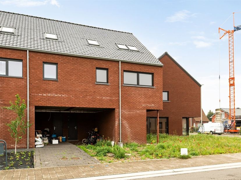 Ontdek Hofweg 8, een moderne casco-woning op een rustige en groene locatie in Pelt. Hier krijgt u de unieke kans om uw toekomstige thuis volledig naar