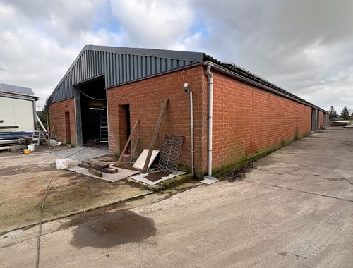                                         Entrepôt à louer à Geluveld, € 200
