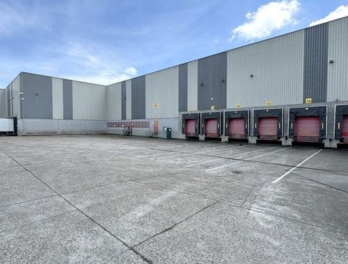                                         Bâtiment d’entreprise à louer à Mechelen, € 37.234,17

