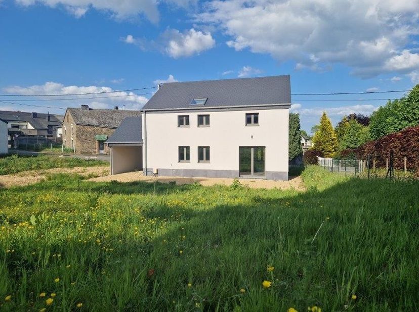 Huis te koop in Les Blancs Cailloux 527C,
                    6830 Les Hayons