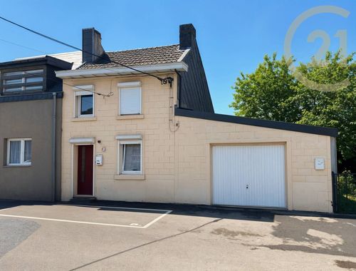                                         Magazijn met woonst te koop in Falisolle, € 189.000
