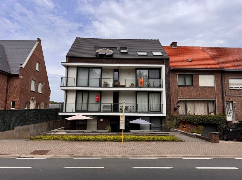 Dit modern en energiezuinig appartement bevindt zich op de tweede verdieping van een kleinschalige residentie in de Elisabethlaan 6A bus 6 te Aarschot