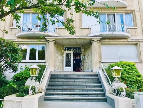                                         Appartement te huur in Elsene, € 1.800
