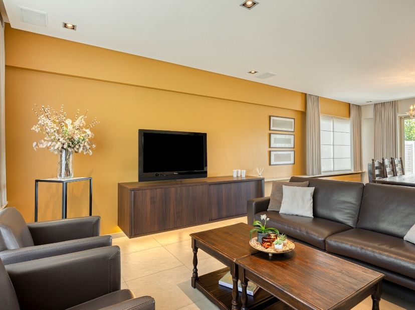 Instapklare villa op een ruim perceel van 1.294 m² in Sint-Eloois-Vijve Deze alleenstaande villa combineert ruimte, comfort en een centrale ligging op