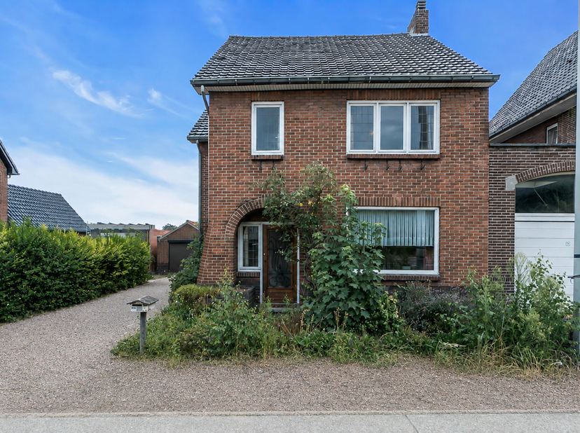 Karaktervolle renovatiewoning met verrassend veel ruimte op een topligging in Dilsen<br />
Sommige woningen hebben meteen dat gevoel van thuiskomen. D
