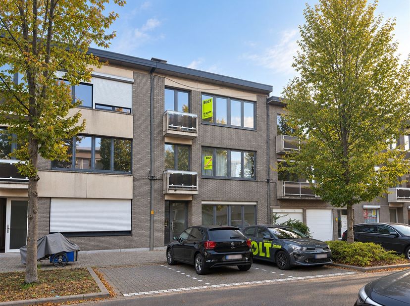 Appartement te koop in Vijf-aprilwarande 87 bus V2,
                    2640 Mortsel