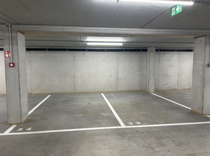 Garage à vendre
                    à 2600 Berchem
