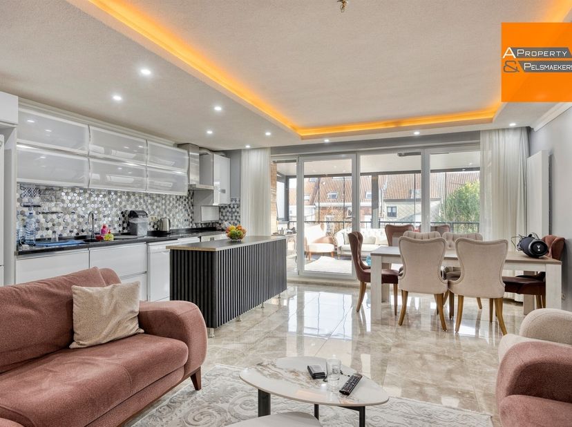 Deze recente en uitstekend gelegen woning te Diegem is opgedeeld in twee volwaardige woongelegenheden en is perfect geschikt als kangoeroewoning. Met