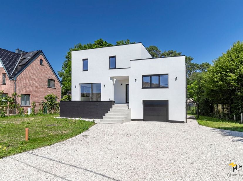 Oude Keerbergsebaan 25 - Bonheiden<br />
<br />
Maison (380 m²) rénovée qualitativement à Bonheiden<br />
Cette maison spacieuse est située à Oude